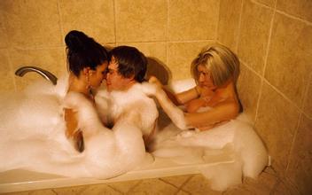 乐彩vip标准版 『松田恒次追想録』によると、創業者で当時社長の松田重次郎は市内西蟹屋町（現在は南区）を自動車で走行中だったが、爆心地から距離があり、難を逃れた